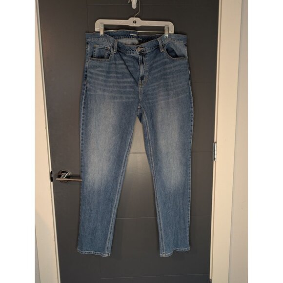 Old Navy Mid-Rise Wow Boyfriend Medium Wash Jeans - 18 - Picture 1 of 6